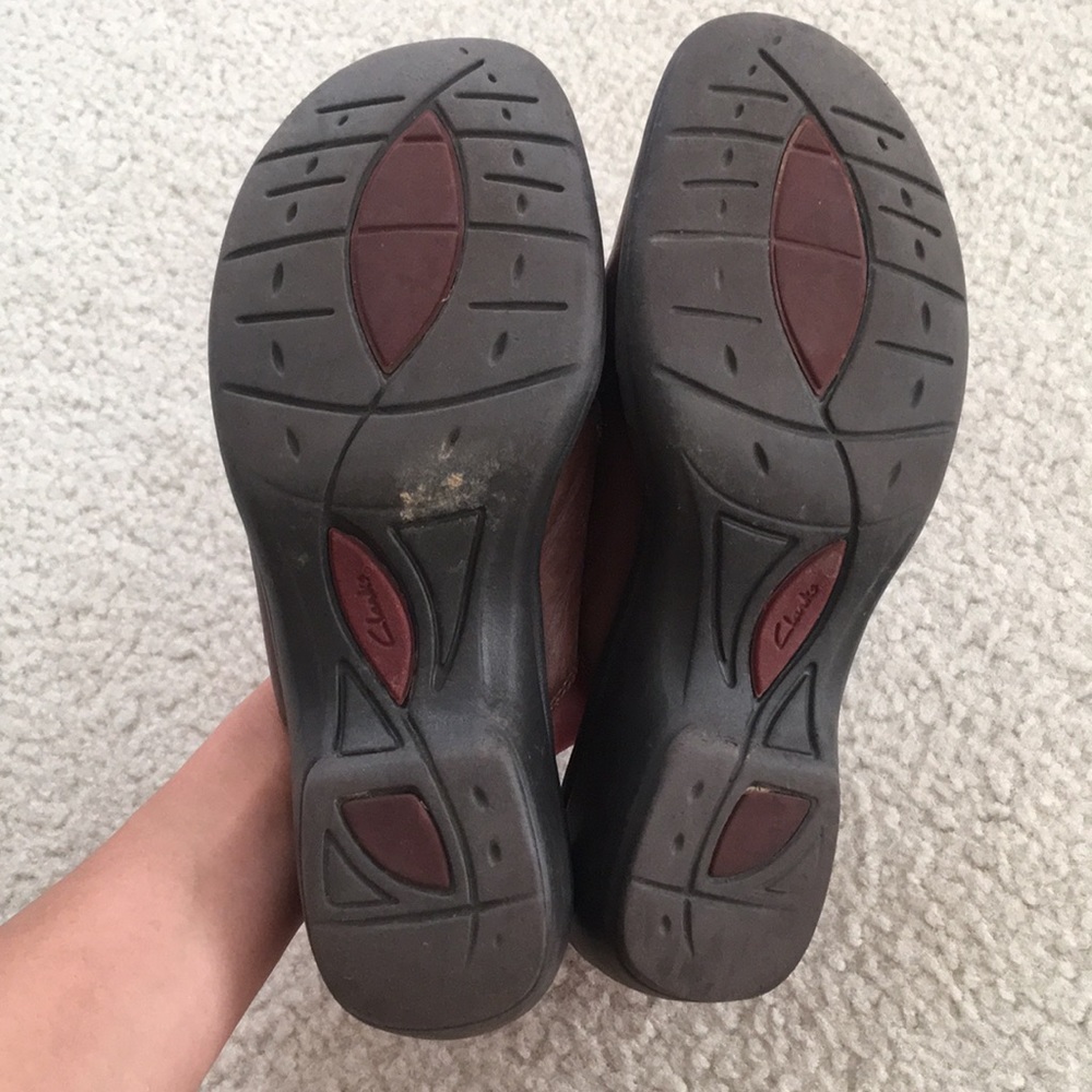 Clarks brown clogs - Picture 2 of 5